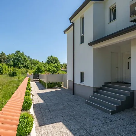 Ferienhaus Ellen Sophie Vrznaveri